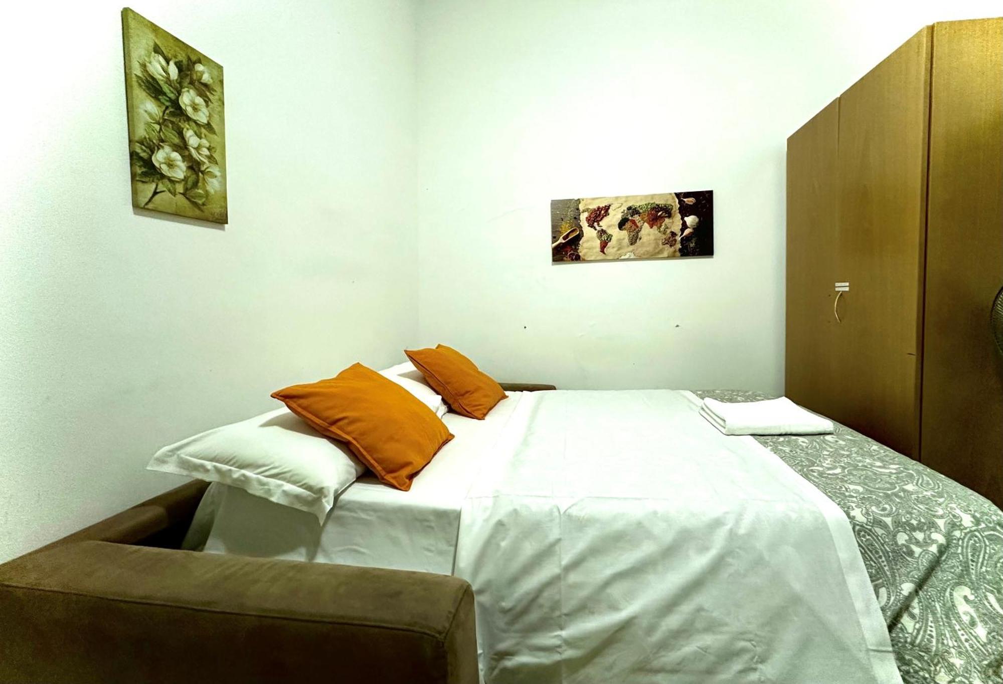 4 Bed Rooms Luxury Apartment Near Colosseum โรม ภายนอก รูปภาพ