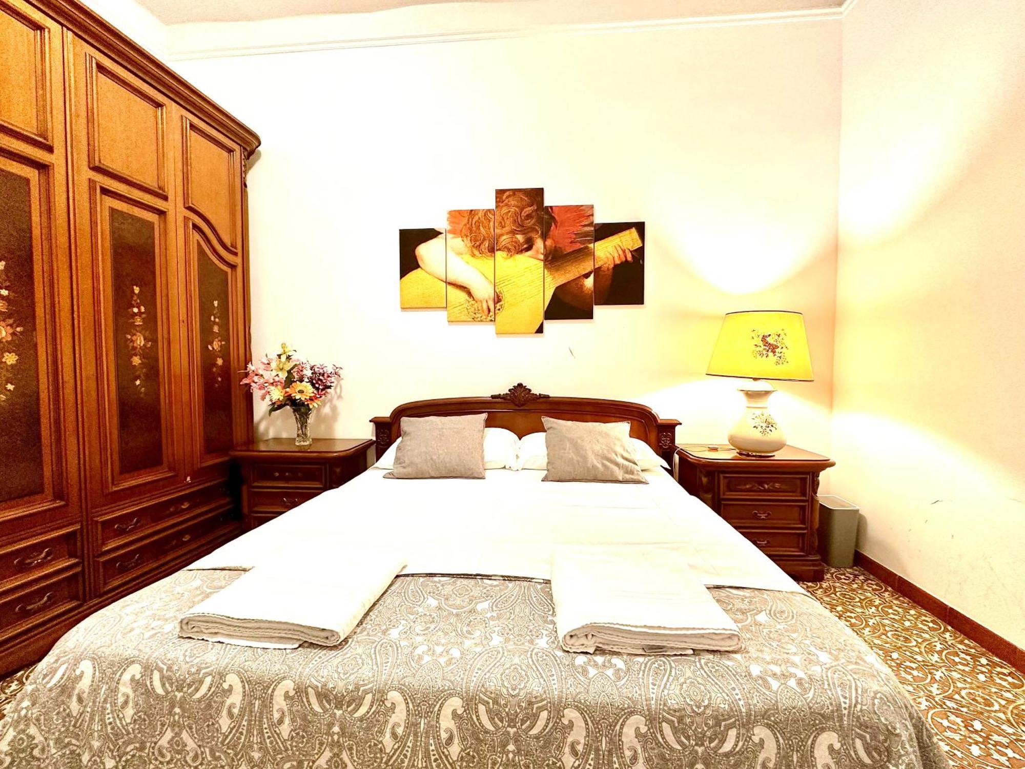 4 Bed Rooms Luxury Apartment Near Colosseum โรม ภายนอก รูปภาพ